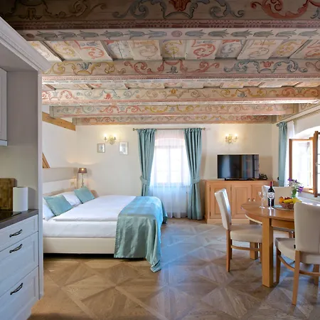 优梅森纳瑟公寓式酒店 公寓 *