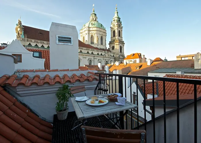 レジデンス U メッセナージェ アパート